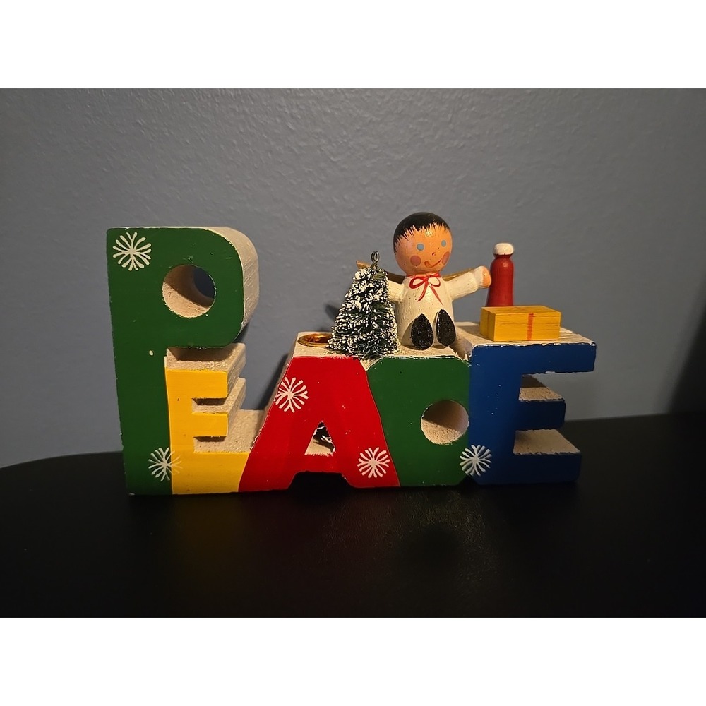 Vtg. Gifco-Taiwan Words Of Christmas "PEACE" Wooden Candle Holder